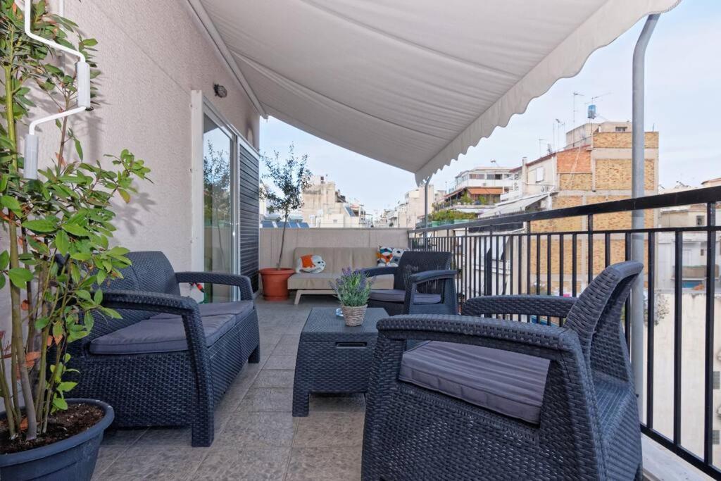 Appartamento Big Terrace Near Metro And Athens Center Esterno foto