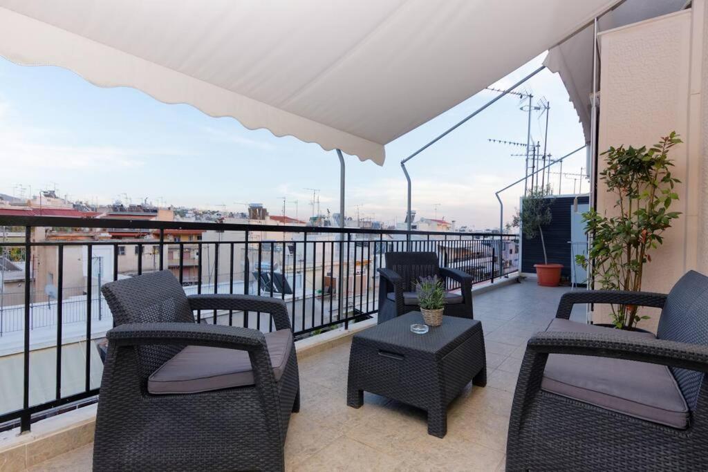 Appartamento Big Terrace Near Metro And Athens Center Esterno foto